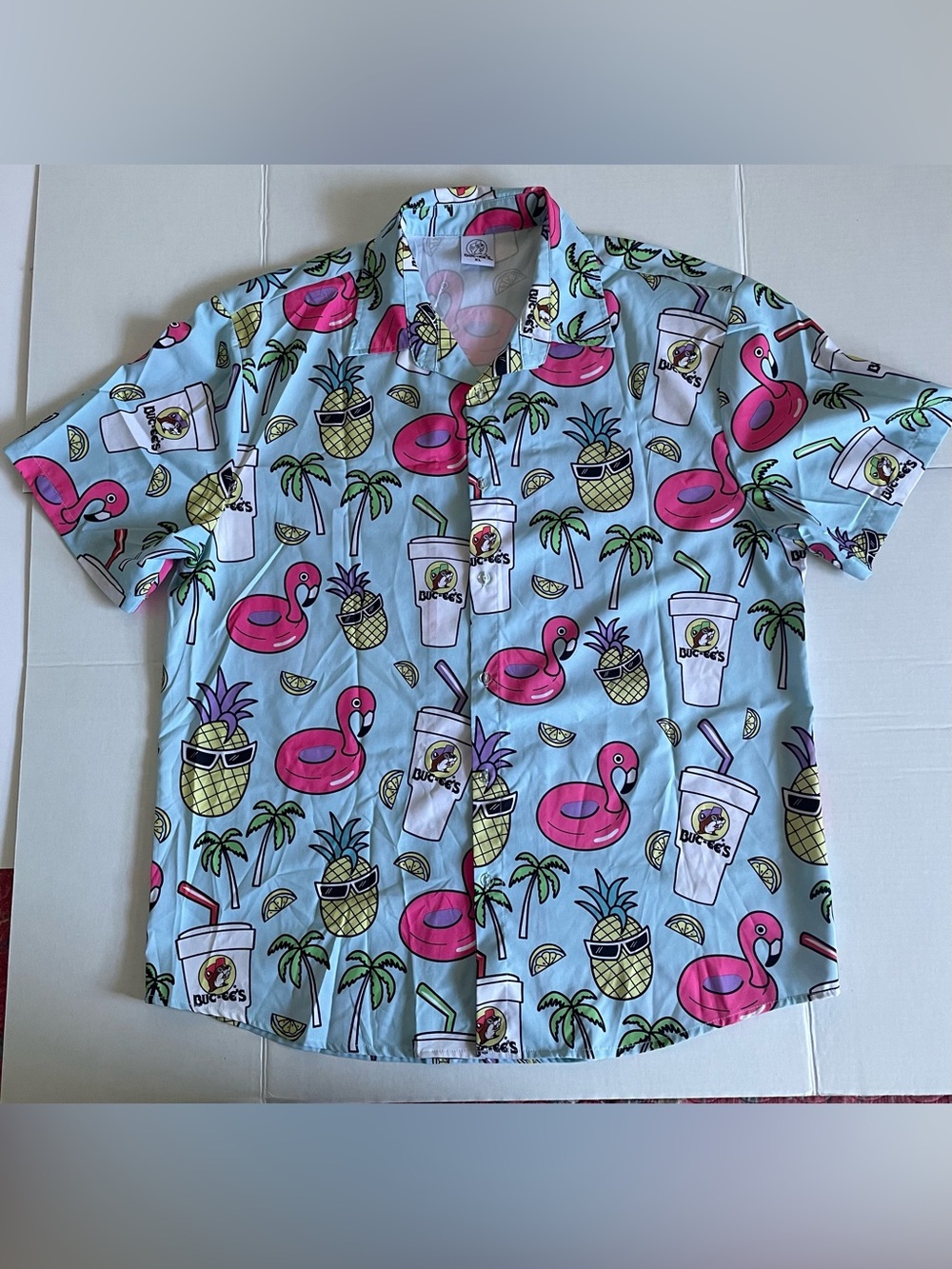 Buc-ee's Men’s Hawaiian Button-Up Shirt - Tropical Flamingo Pineapple - XL Size